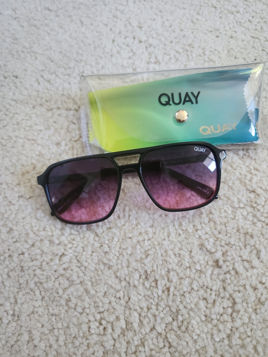 Quay Australia Accessories - Quay Australia Black Frame Sunglasses with Gradient Pinkish Purple&blue Lenses
